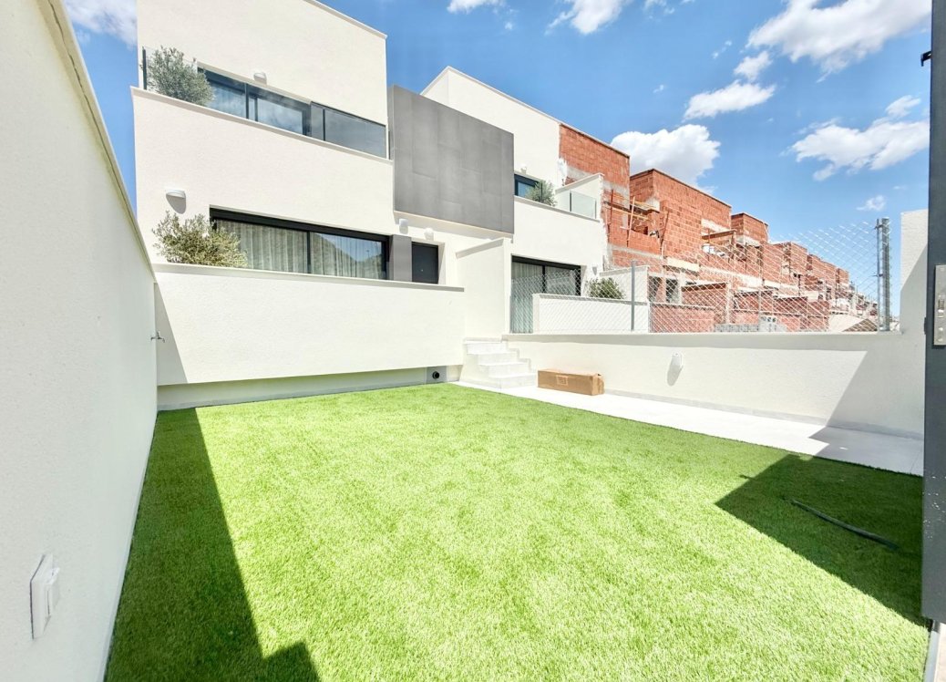 Obra nueva - Town House - Cox - San Fernando