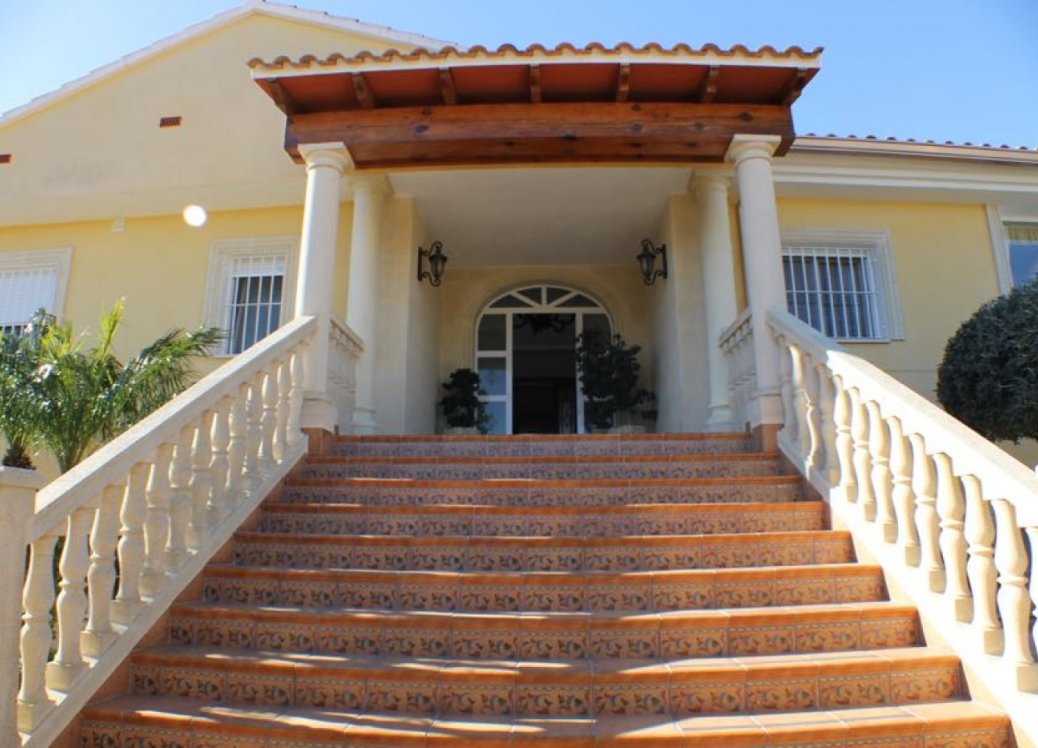 Resale - Villa - Alfas del Pí - Arabi