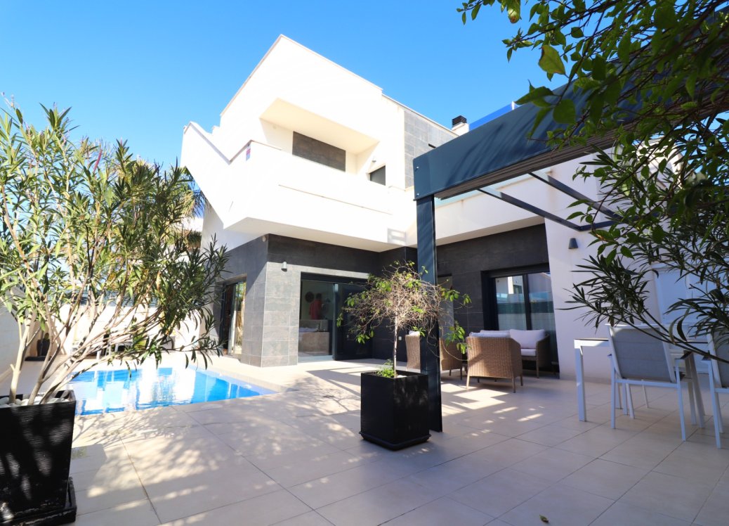 Resale - Villa - Benijofar