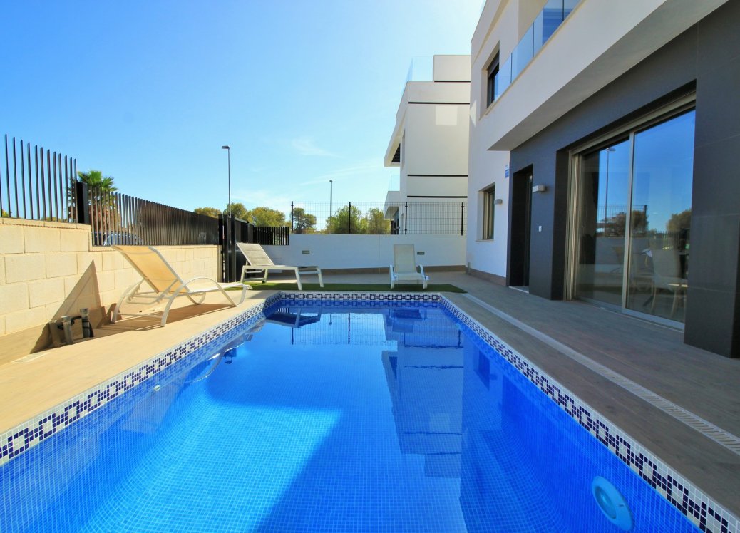 Resale - Villa - Villamartín