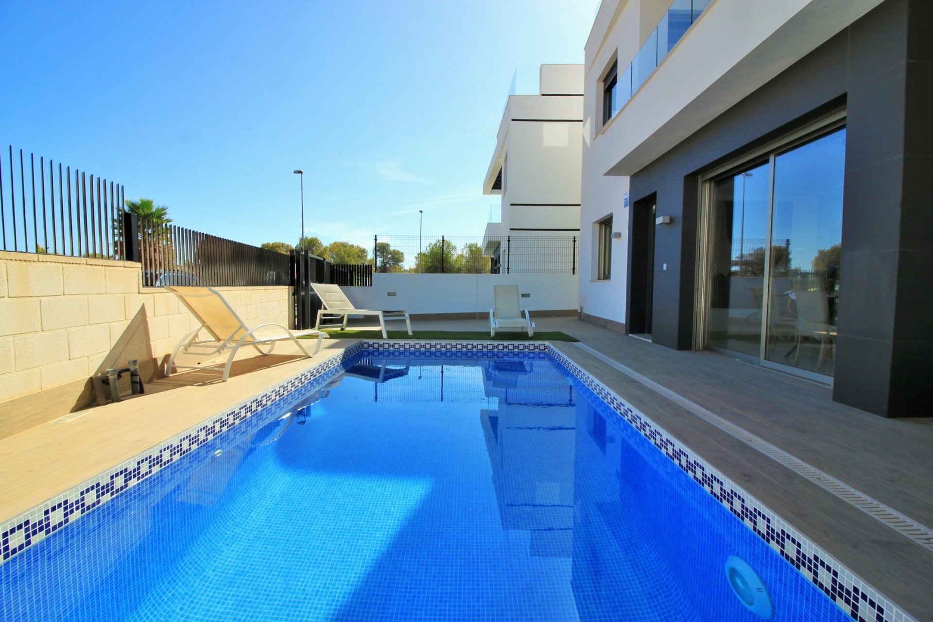 Resale - Villa - Villamartín