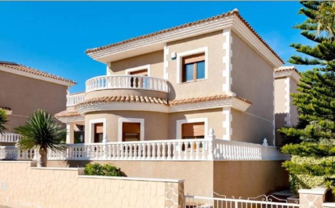 Villa - Obra nueva - Torrevieja - Los Altos