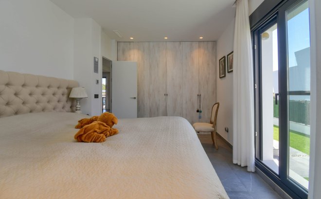 Resale - Villa - Finestrat