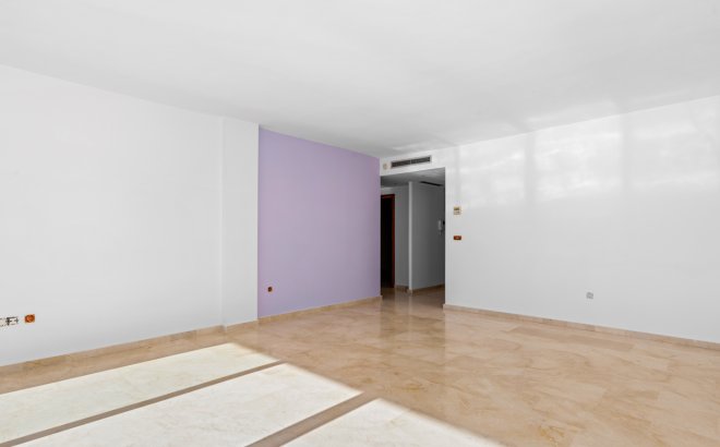 Resale - Apartment - Altea