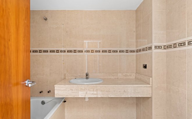 Resale - Apartment - Altea