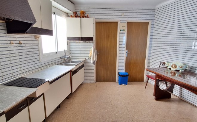 Resale - Apartment - Santa Pola - Puerto