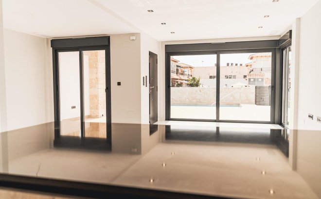 Obra nueva - Villa - Orihuela Costa - Punta Prima