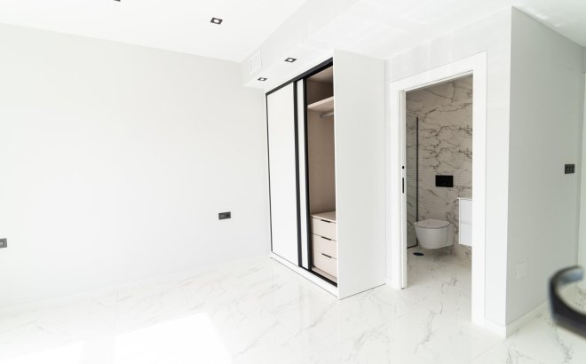 Obra nueva - Villa - Orihuela Costa - Punta Prima