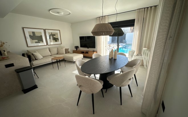 Bestaande bouw - Villa - Ciudad Quesada