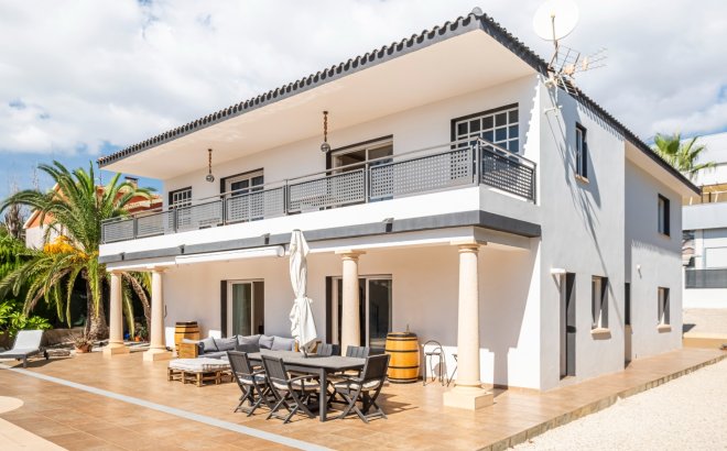 Resale - Villa - Benidorm